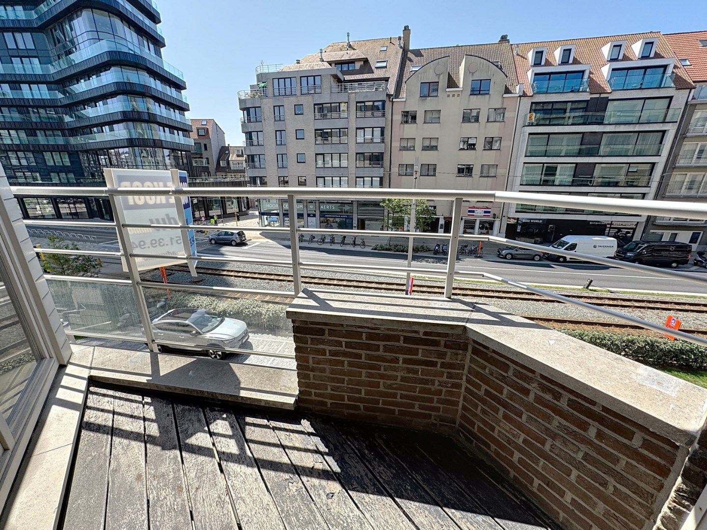 Ruim appartement gelegen aan de achterzijde van de Zeedijk 