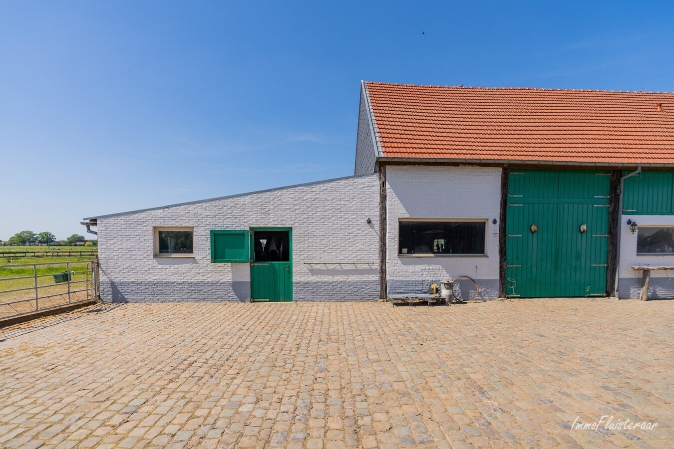 Charmante hoeve met b&amp;b/vakantiewoning en paardenstallen op ca. 67 are te Kinrooi 