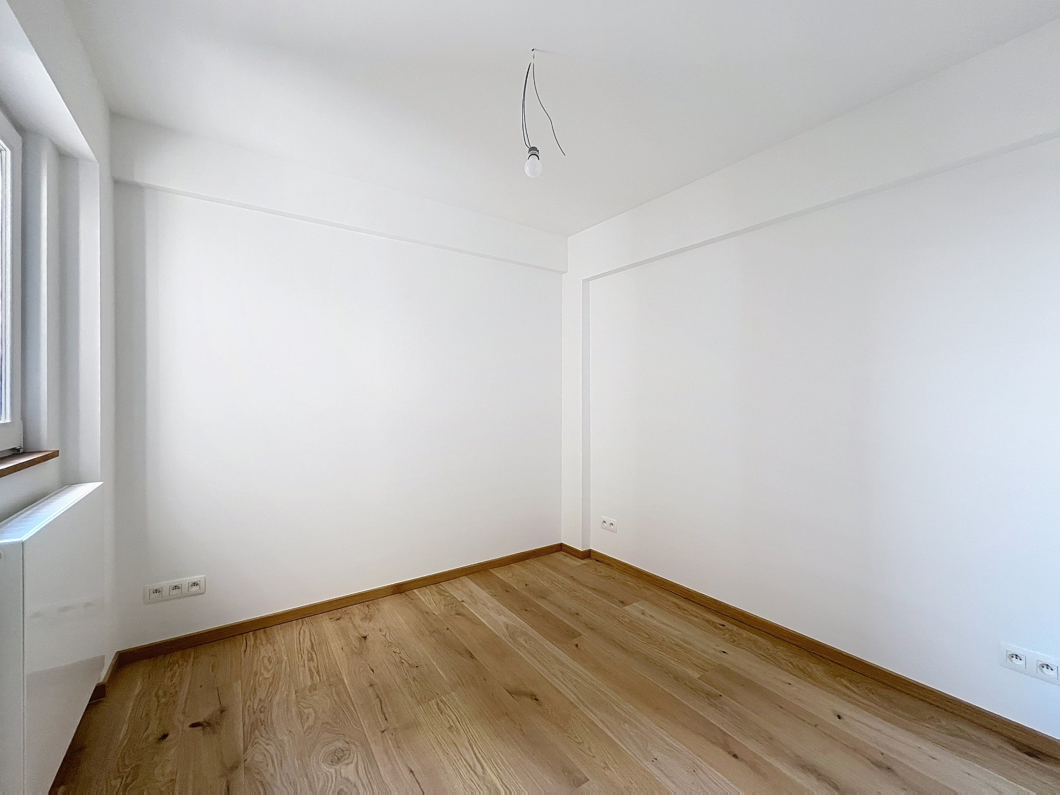 Volledig gerenoveerd appartement met 1 slaapkamer te koop gelegen te Heist. 