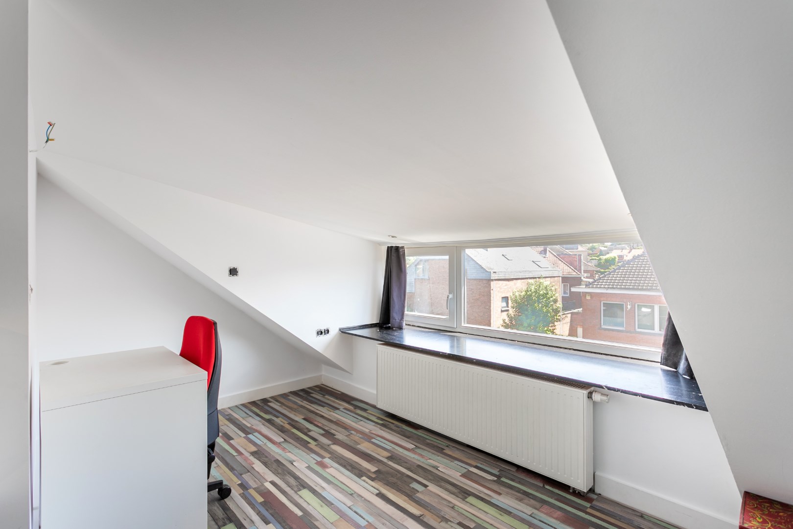 Ruime en energiezuinige (EPC A) woning met 5 slaapkamers, bureau, garage en tuin 