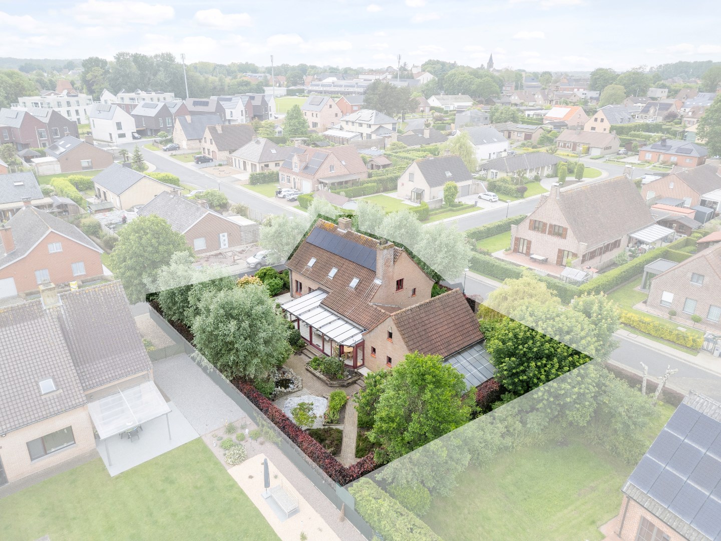 Stijlvolle villa op mooi hoekperceel (751 m&#178;), Torhout 