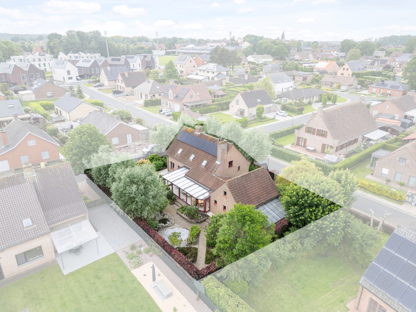 Stijlvolle  villa op mooi hoekperceel (751 m&#178;), Torhout 