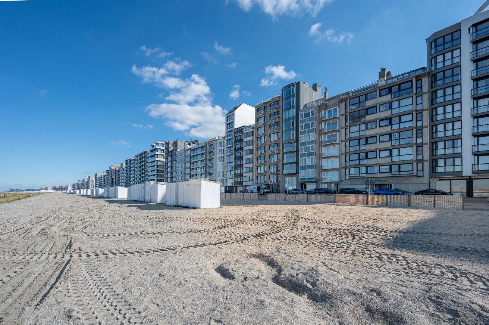 Uiterst verzorgd en instapklaar appartement met frontaal zeezicht 