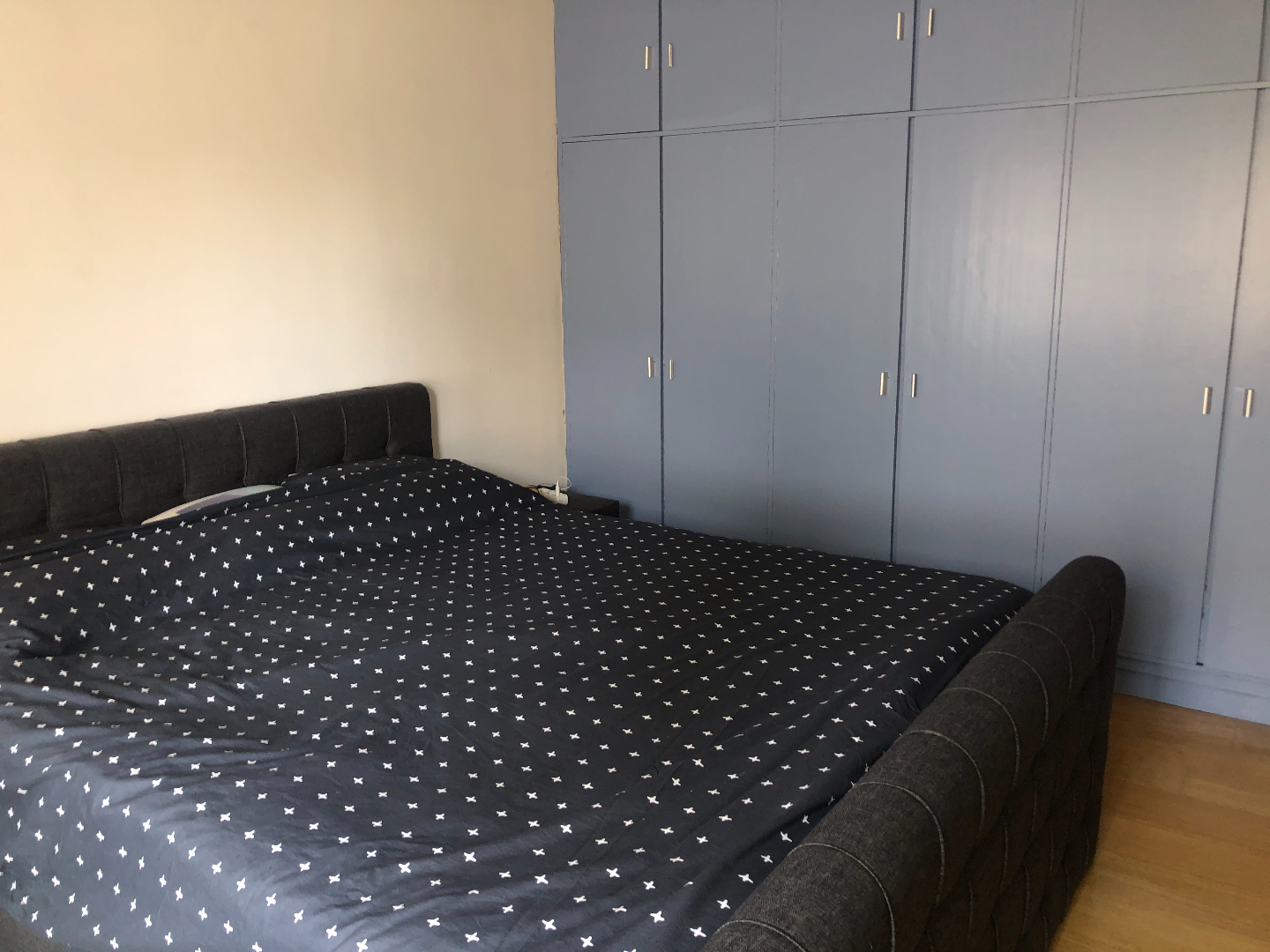 Sint-Andries: Ruime HOB met 2 slaapkamers 