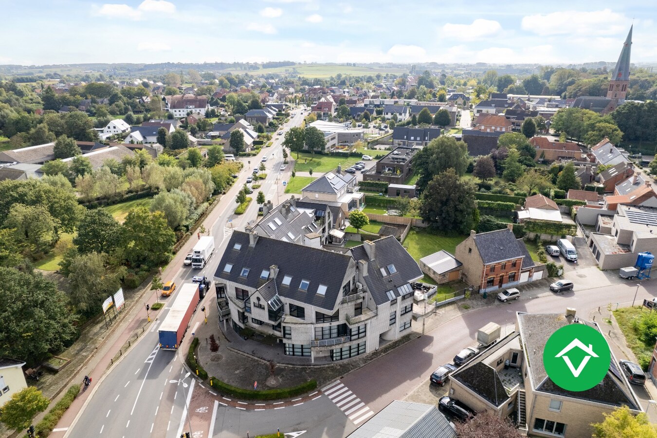 Instapklaar appartement met 3 slaapkamers en garage 