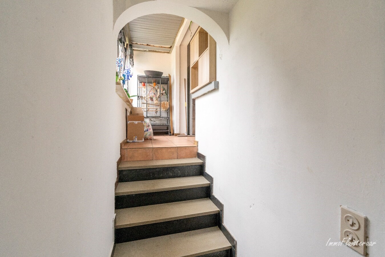 Maison &#224; rafra&#238;chir avec des &#233;curies et un pr&#233; attenant d&#39;environ 43 ares &#224; Tienen. 