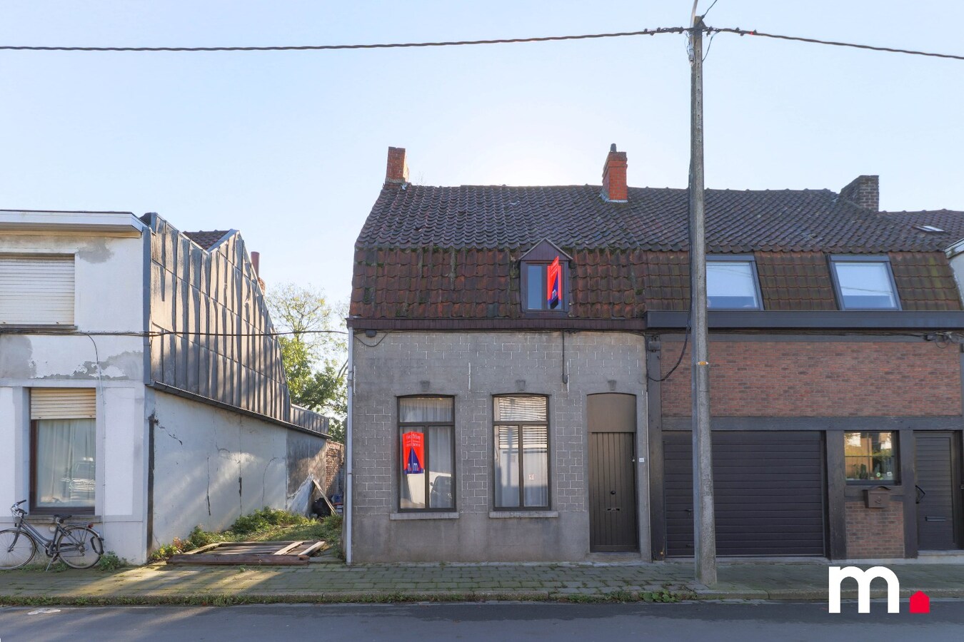 Halfopen woning met veel potentieel op 430 m2 ! 