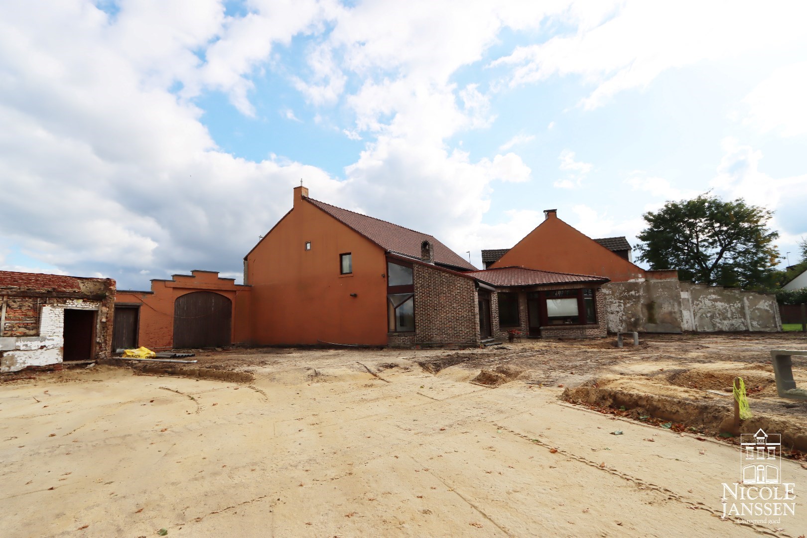 De woning is ruim en praktisch ingericht 