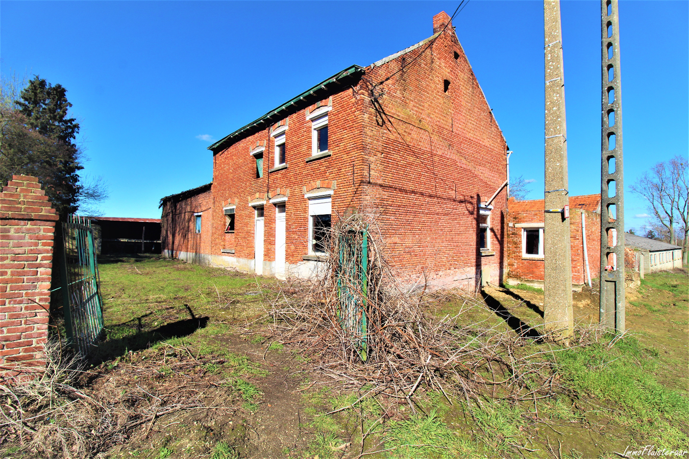 Te renoveren boerderij met hoevewoning, loods, stalgebouwen en weiland op ca. 1,61ha te Scherpenheuvel-Zichem (Vlaams-Brabant) 