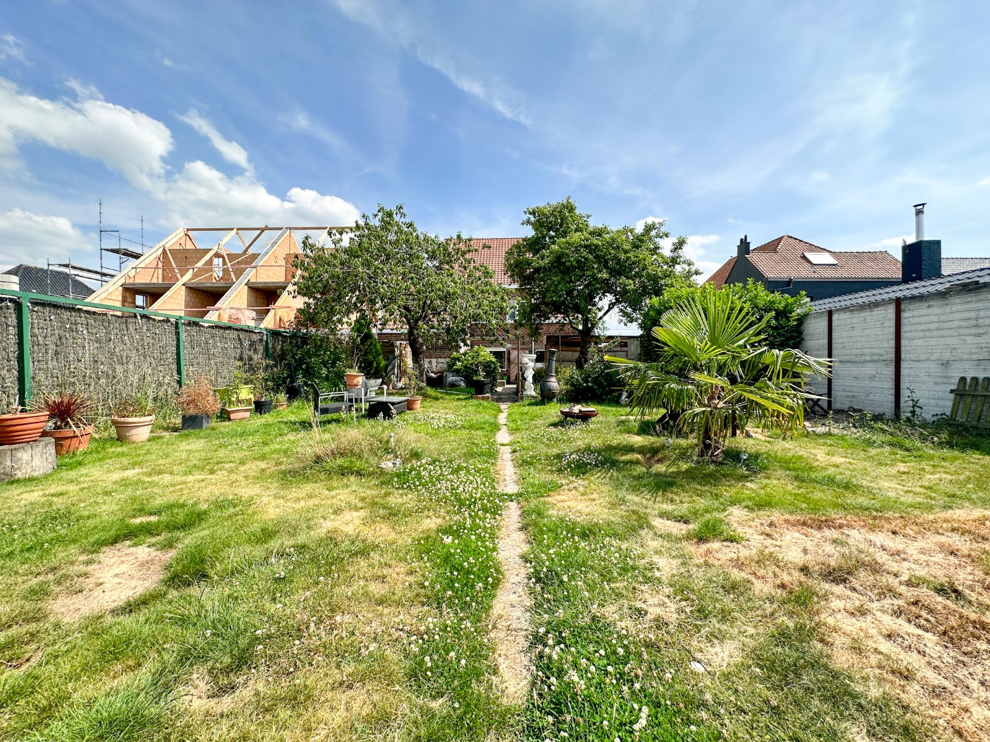 Woning met landelijk zicht, 3/4 slpk, garage, diepe tuin, potentieel! 
