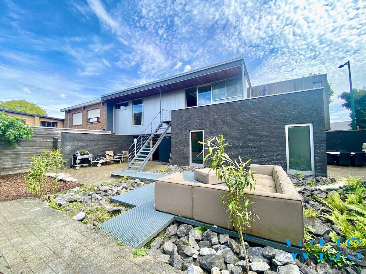 Unieke architectenwoning met leuke tuin te centrum ERTVELDE! 