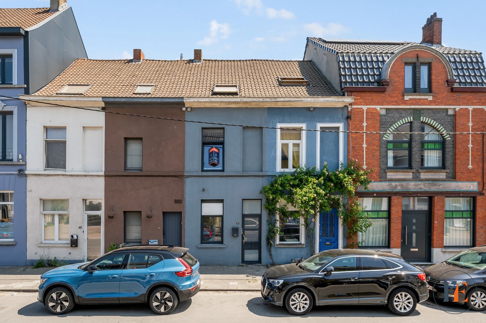 Te renoveren woning met stadskoer 