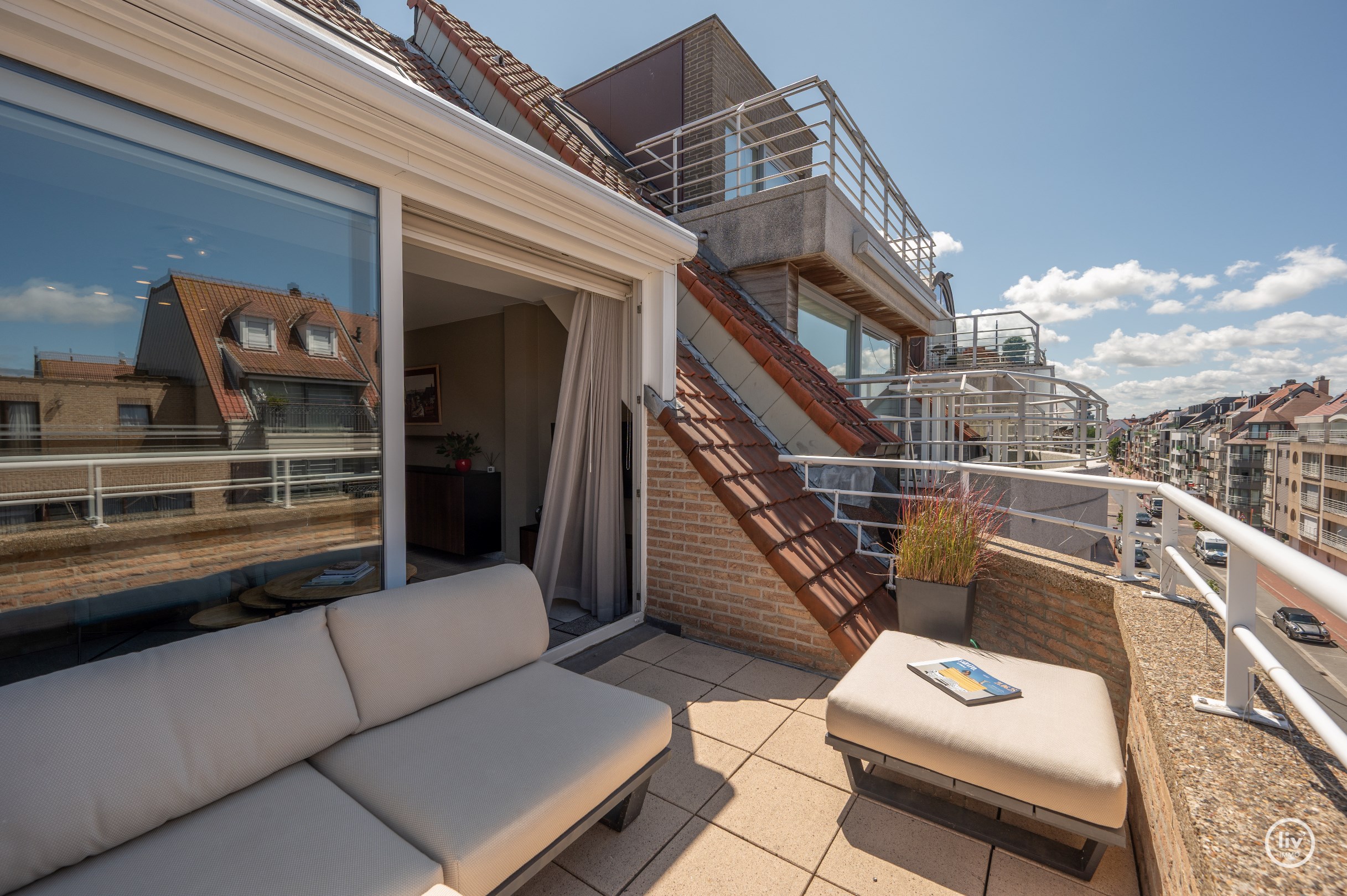 Appartement en duplex lumineux avec 2 grandes terrasses situ&#233; dans l&#39;avenue Paul Parmentier. 
