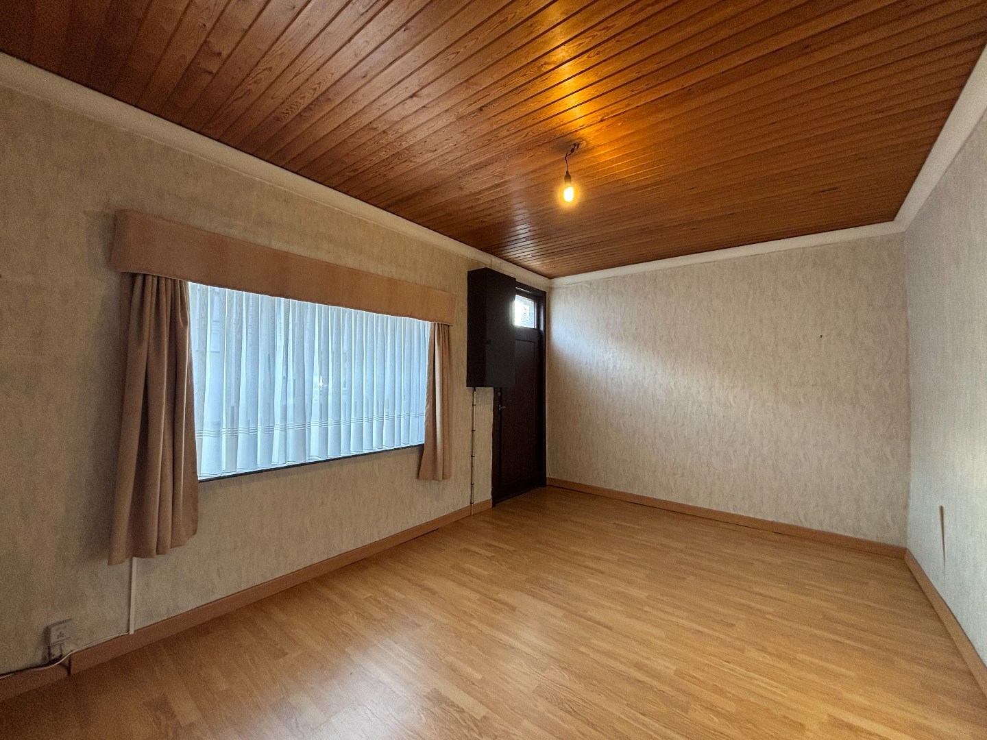 Te renoveren woning met 2 ruime slaapkamers in Mol 