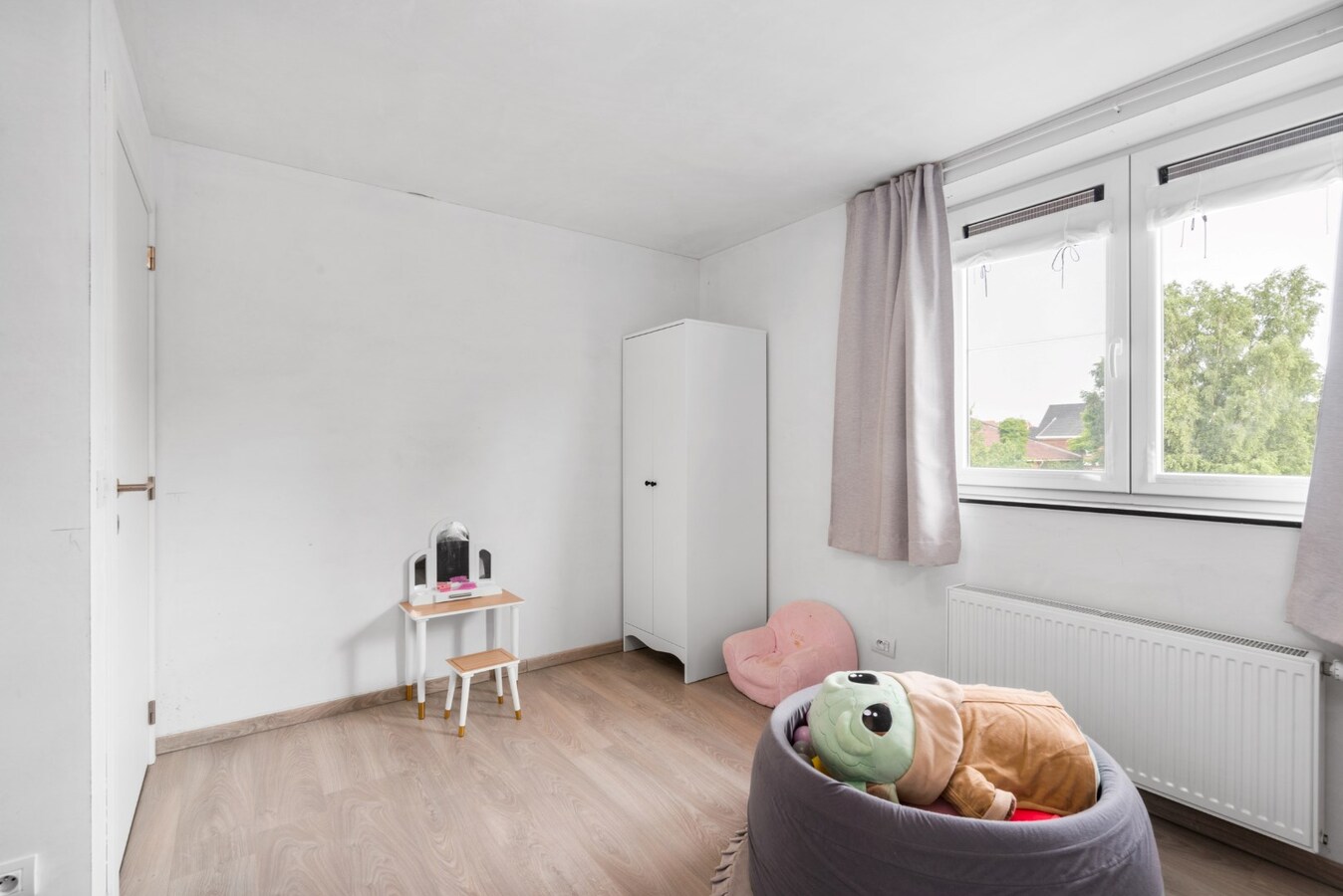 Moderne nieuwbouwwoning met tuin, garage en 3 slaapkamers in een rustig woonwijk te Roeselare 