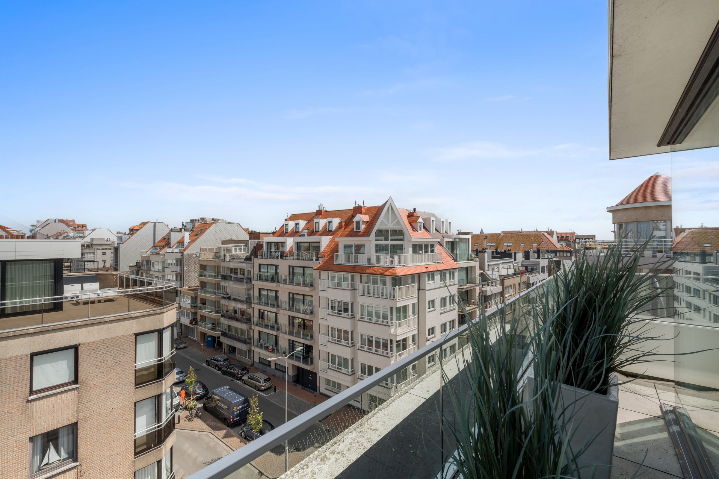 Luxueus duplex-hoekappartement, voorzien van alle comfort, nabij het Rubensplein (Mogelijkheid tot aankoop van een inpandige garage-staanplaats) 