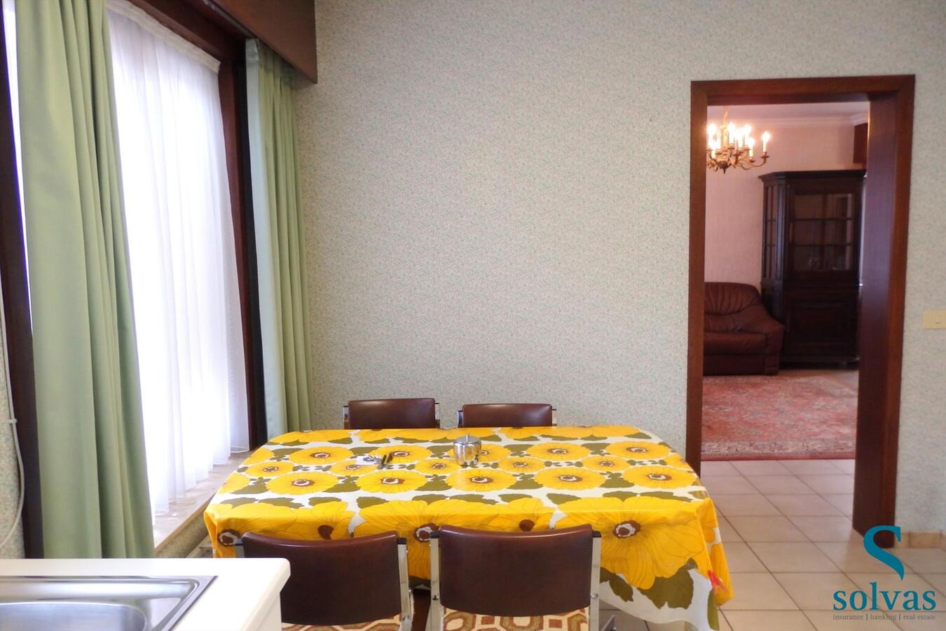 VERKOCHT - Ruim 3 slaapkamer appartement in centrum Aalter! 