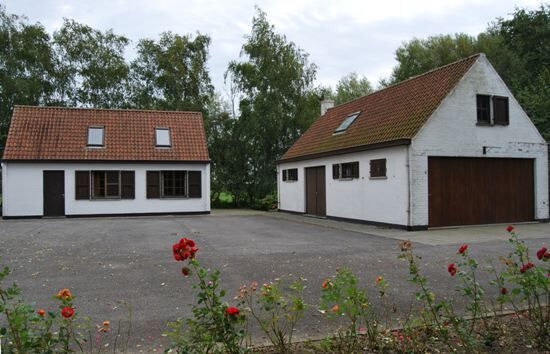 Woning met 2 bijgebouwen op 6.300m&#178; 