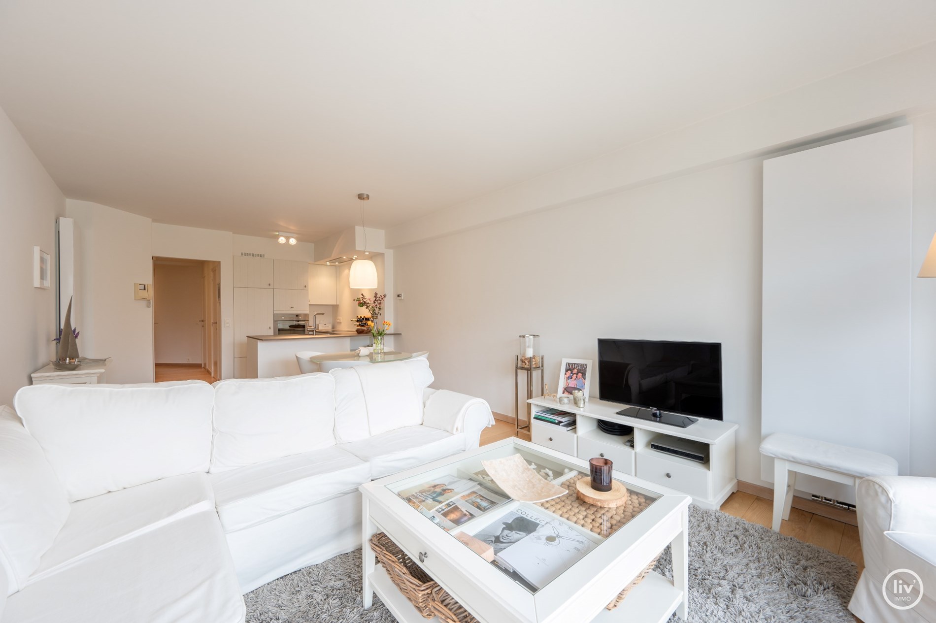 Appartement confortable et r&#233;nov&#233; de 2 chambres dans une rue adjacente &#224; l&#39;avenue Dumortier &#224; Knokke. 