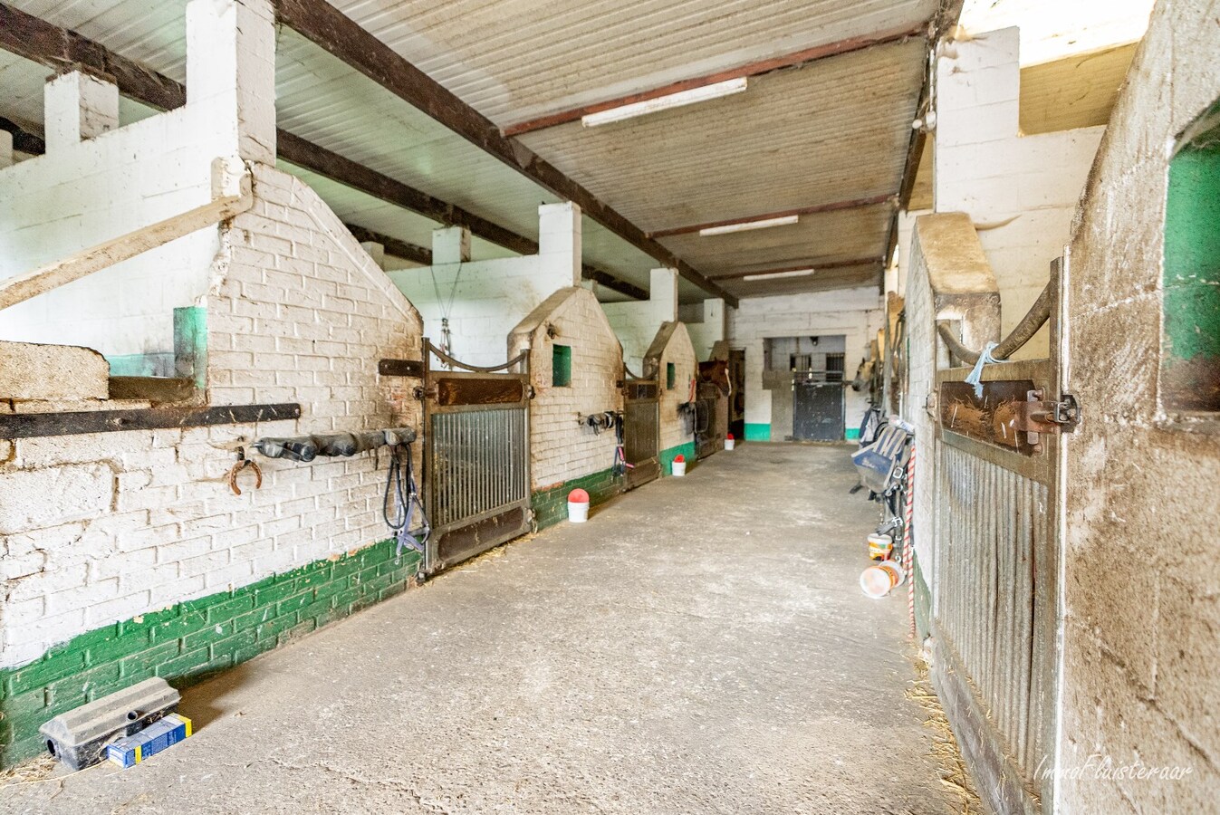 Equestrian property with house to be renovated at ca. 90a in Wonck (Bitsingen). 