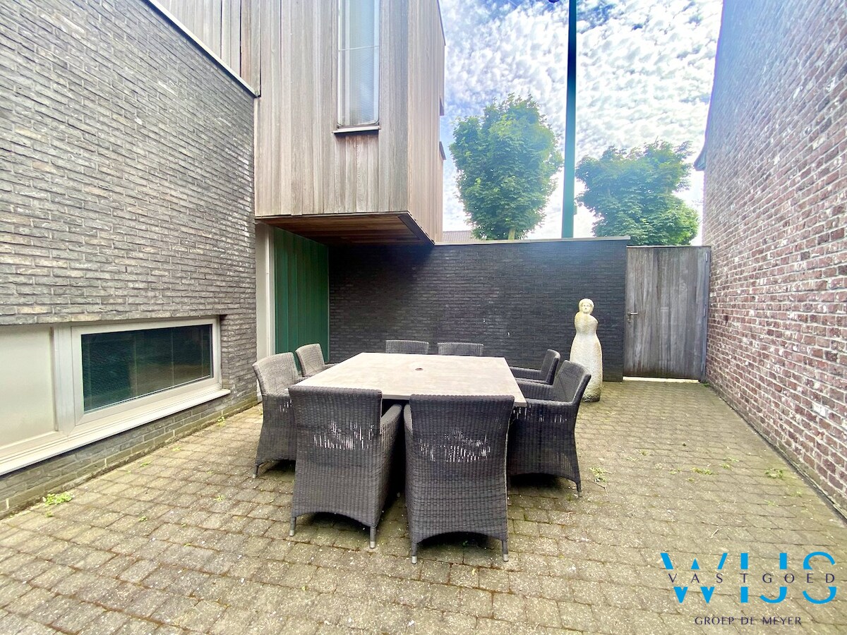 Unieke architectenwoning met leuke tuin te centrum ERTVELDE! 