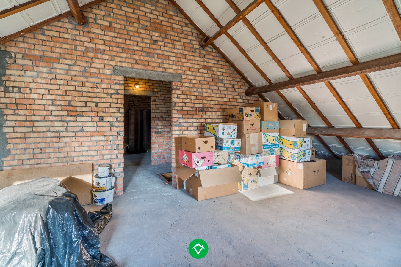 Instapklare woning met 4 slaapkamers en garage te koop in Eernegem 