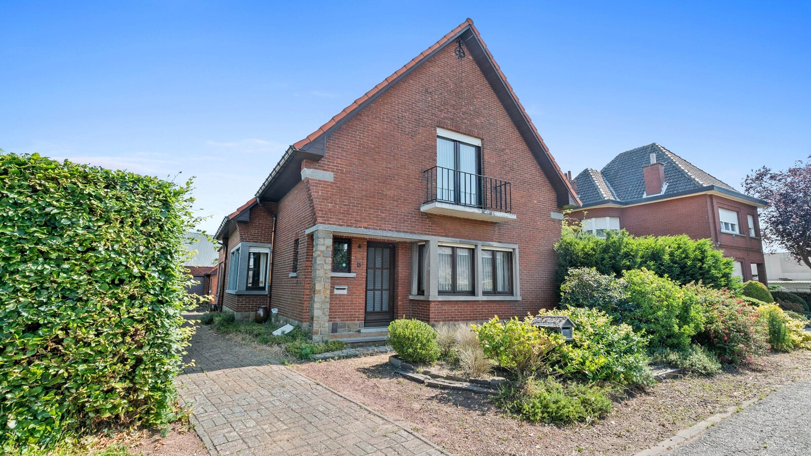 AARSCHOT - Ruime woning met 3 slk, tuin en garage 