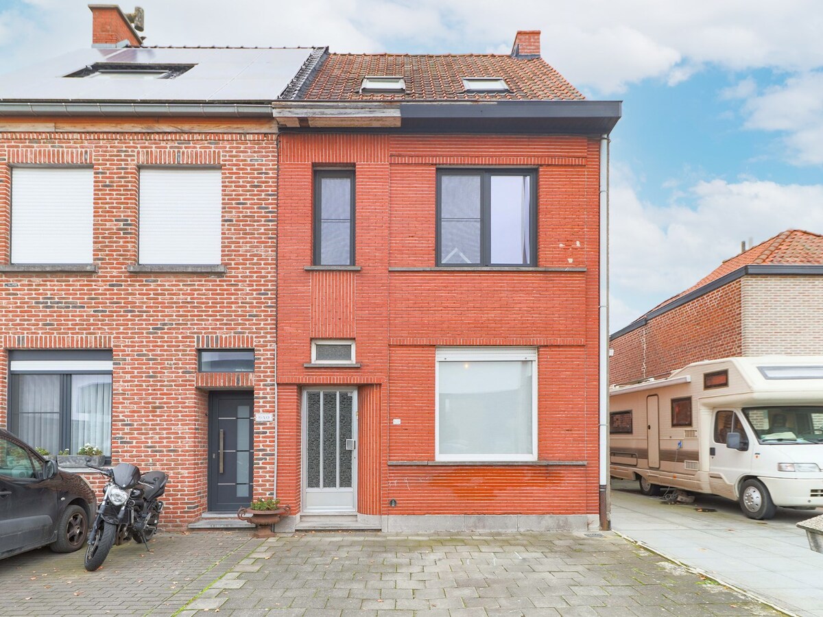 WONING MET 5 SLAAPKAMERS 