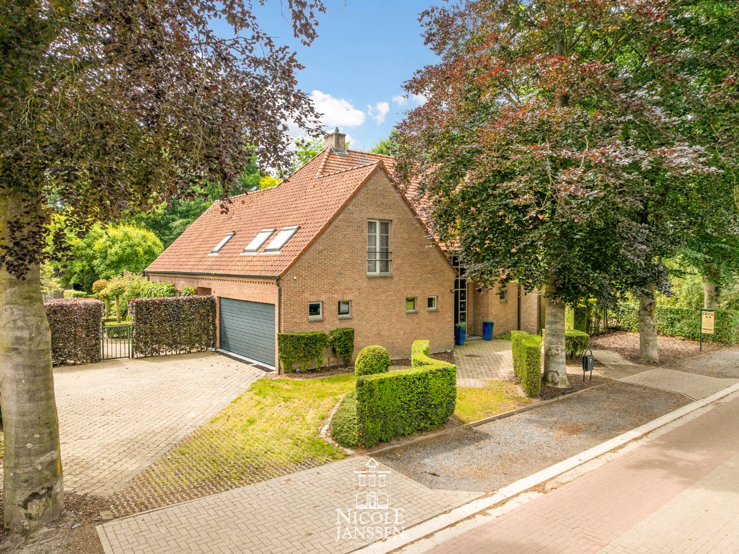 Ruime villa in landelijke stijl met zwembad 