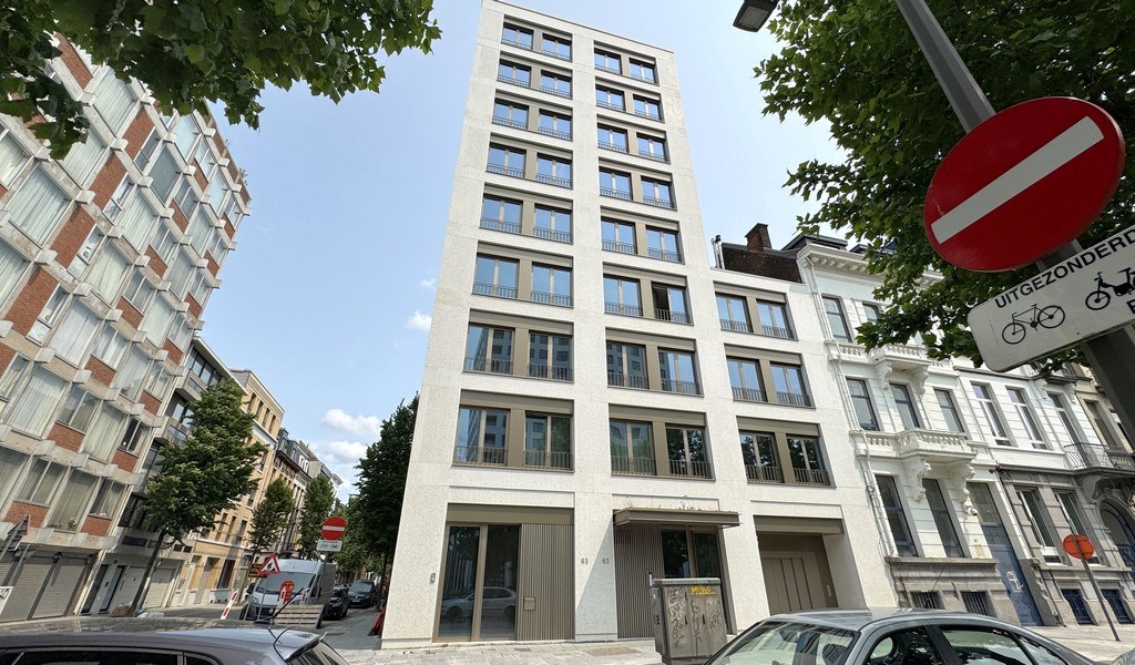 Nieuwbouw gelijkvloers kantoor te huur nabij het Eilandje