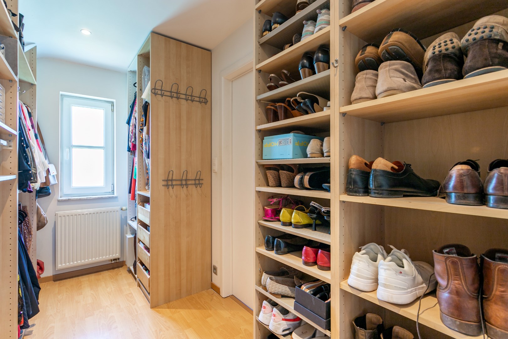 Instapklare woning met 3 slpks, garage en tuin te Halle 
