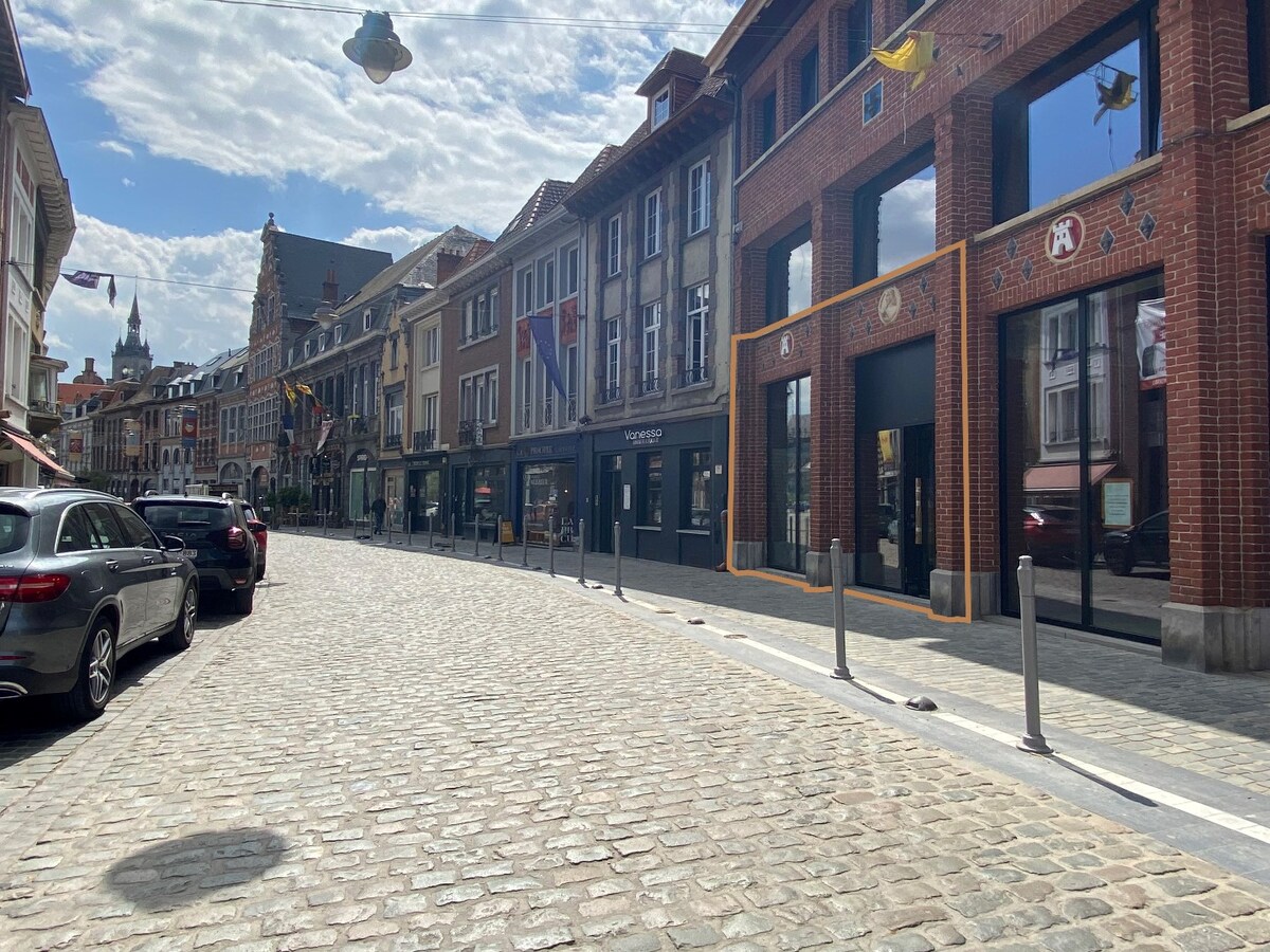 Surface commerciale (+/- 193m&#178;) lou&#233;e CASCO ! 