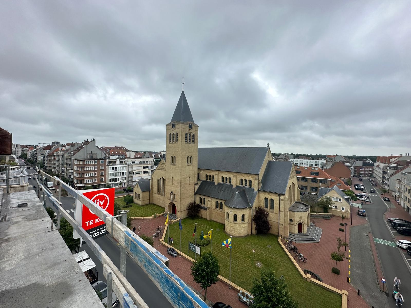 Appartement au coin sur l&#39;avenue Dumortier et Koninginnenlaan avec vue magnifique et terrasse ensoleil&#233; 