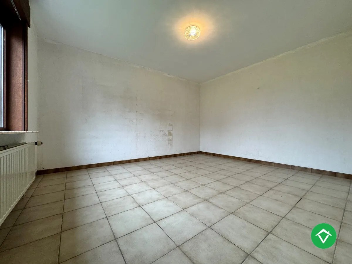 Alleenstaande woning met garage en tuin te Koekelare 