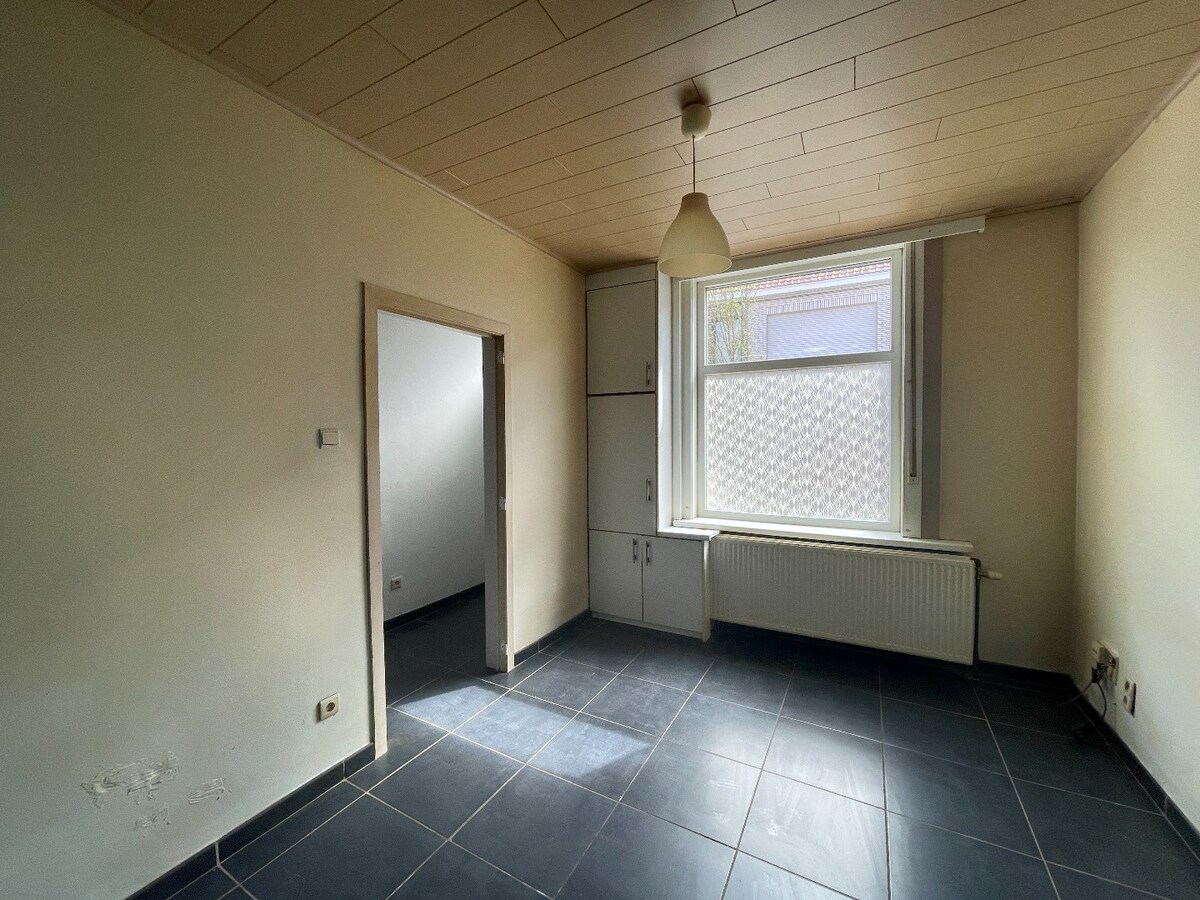 Woning met 2 slaapkamers en tuin te Roeselare 