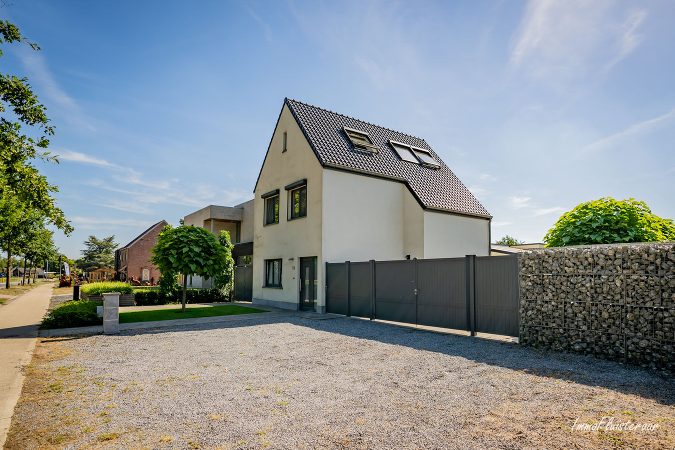 Gerenoveerde woning met stalgebouw en weide te Wijshagen op ca. 66 are 