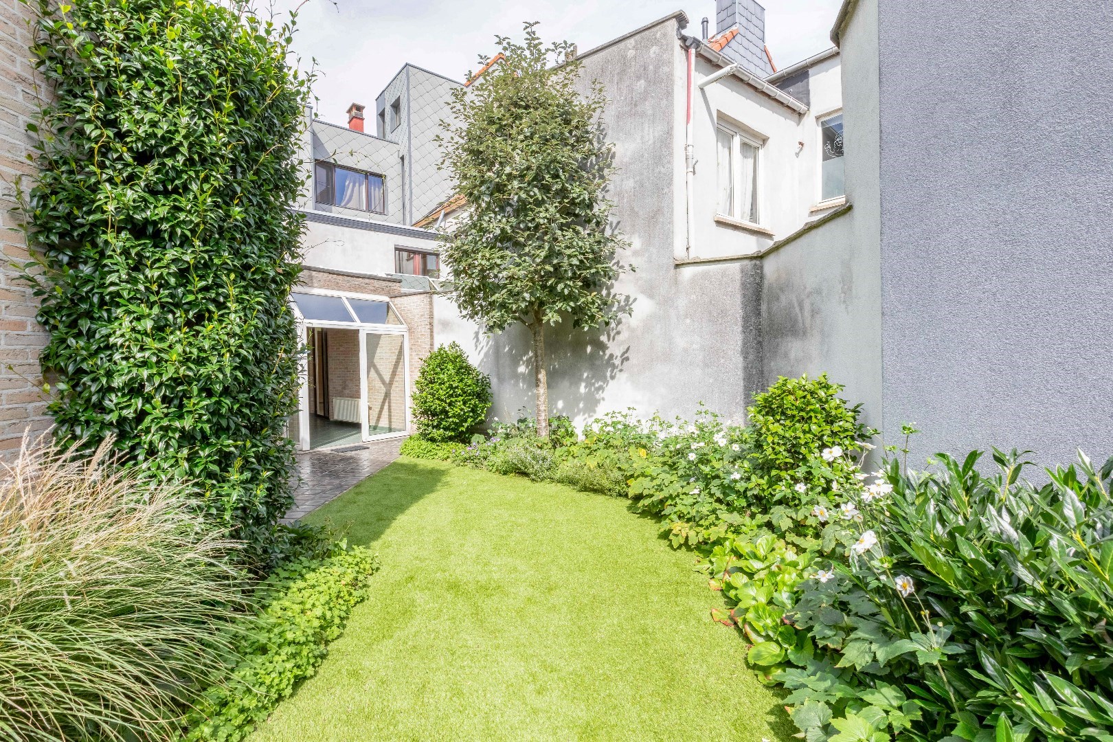 VERHUURD ! Ruime woning met tuin en dubbele garage in Gent - ideale woning voor cohousing 