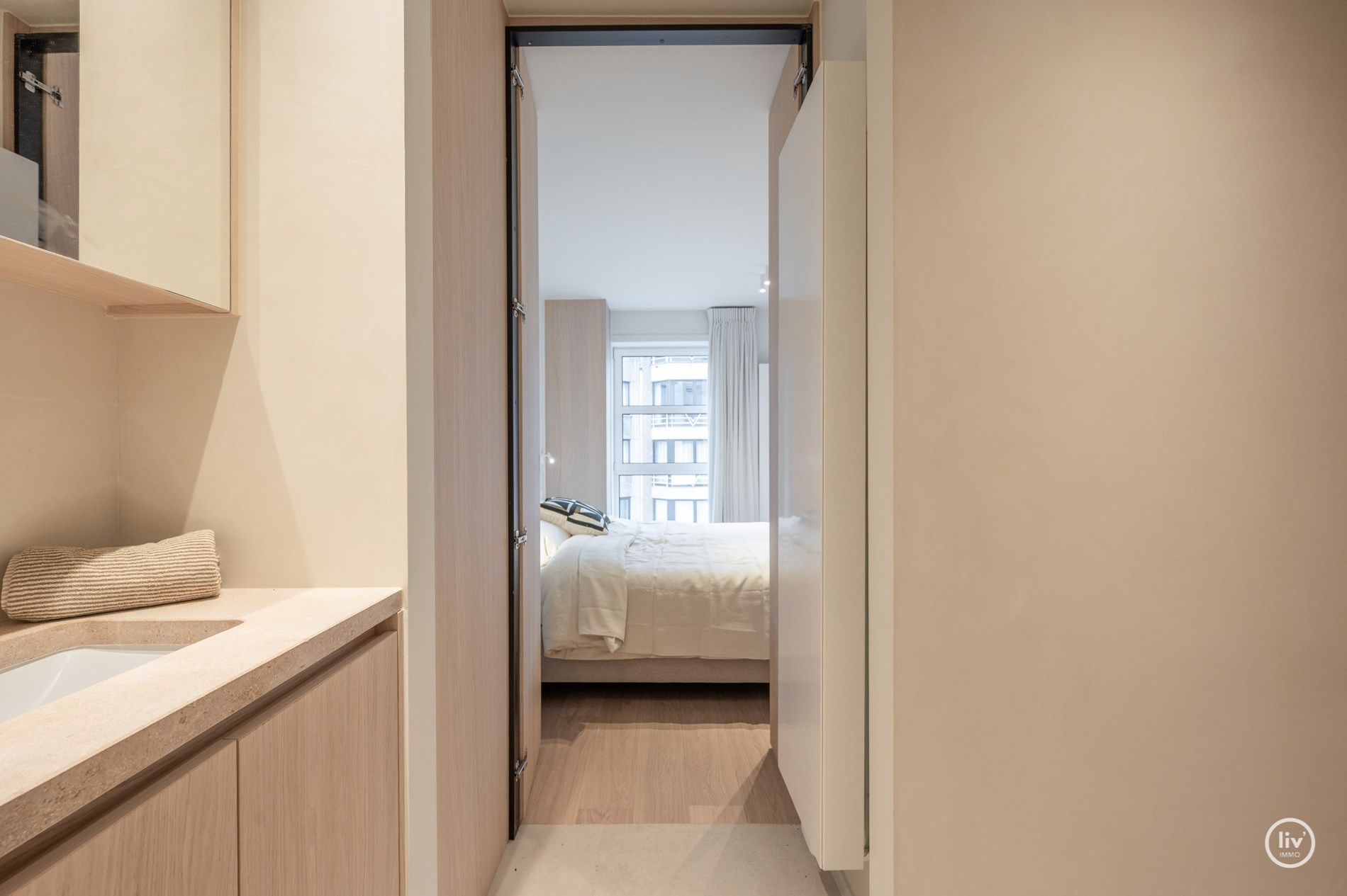 OPENDEURDAG Zaterdag 05/07 - tussen 10u-12u (Elizabetlaan 102): Prachtig gerenoveerd 3 slaapkamerappartement met aangenaam zonneterras gelegen vlakbij de Lippenslaan te Knokke. 
