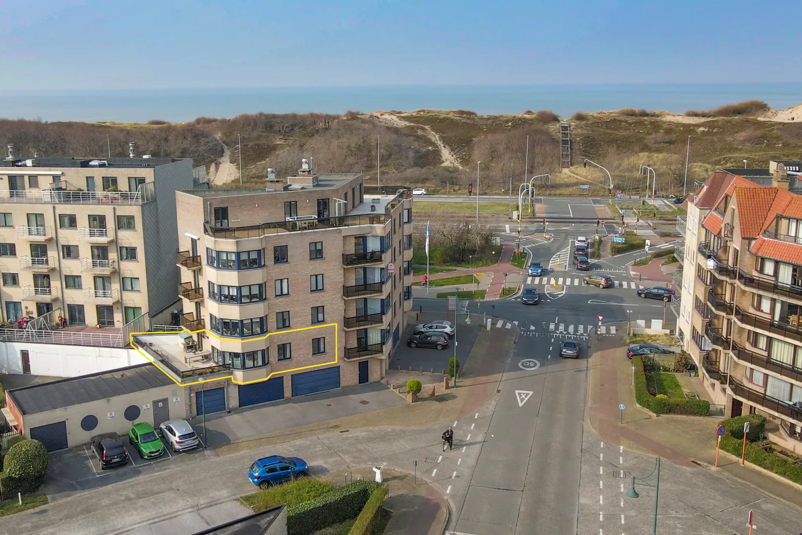 2-slaapkamer appartement te Bredene aan Zee met groot zongericht terras