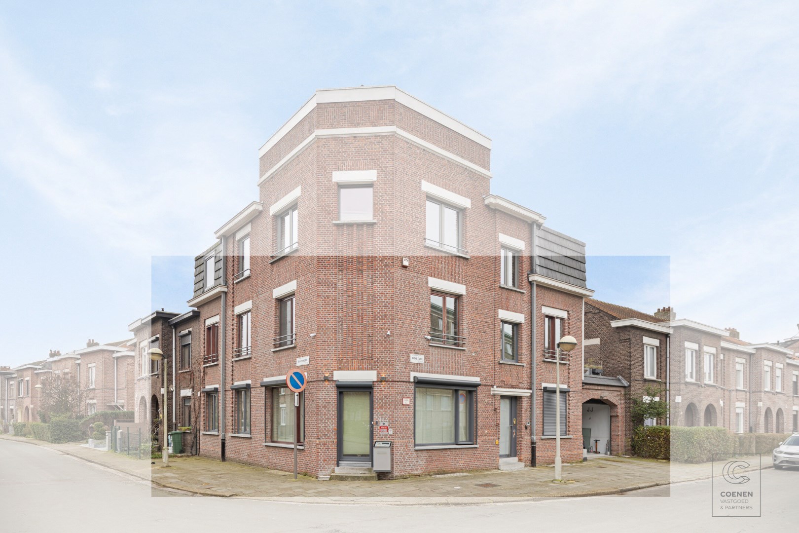 Duplex-appartement met 3 slpk&#39;s, bew opp van 196 m&#178;, stadstuin EN garage! 