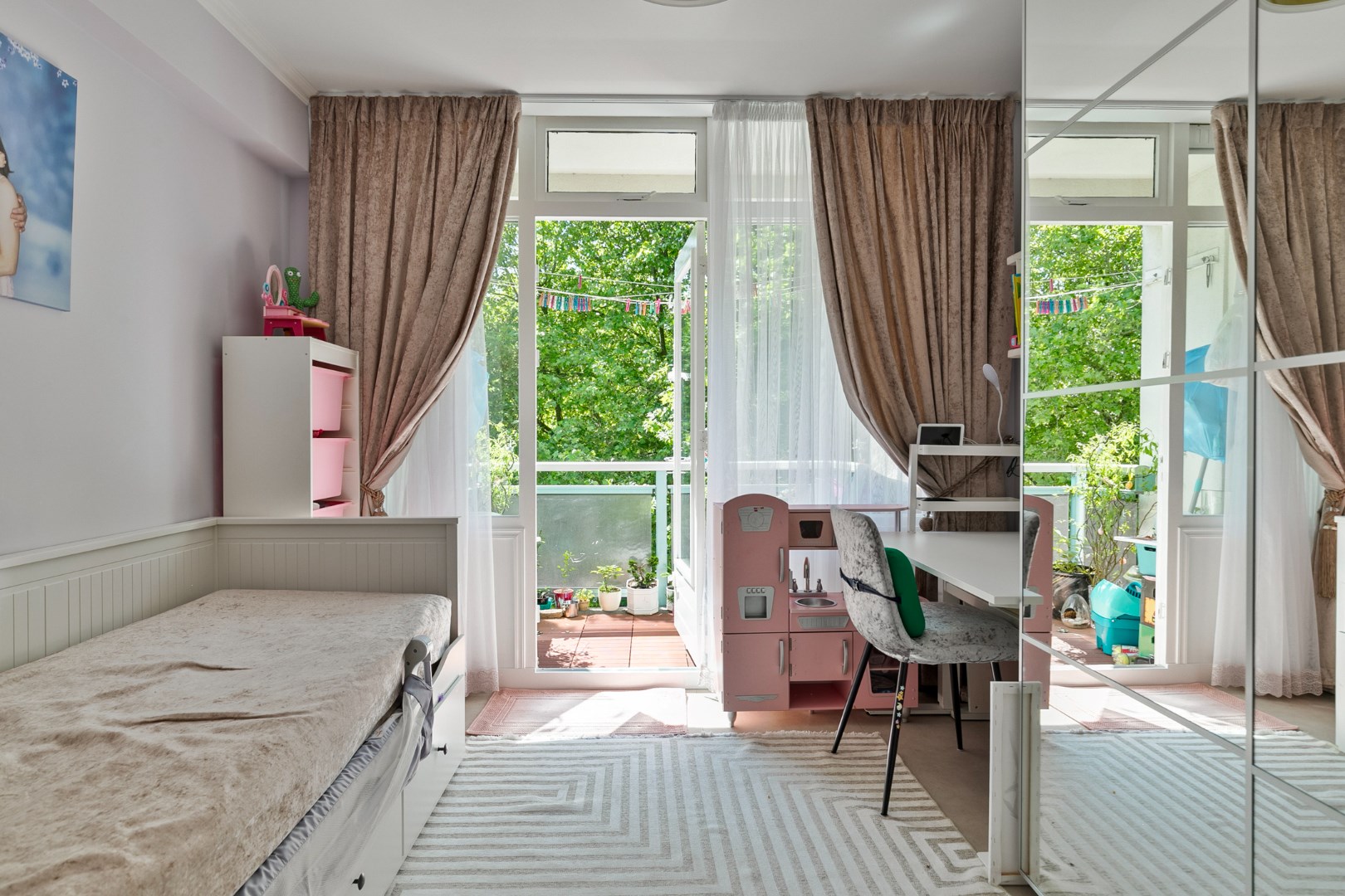 Licht, luxe en instapklaar wonen in Het Lage Land! 
