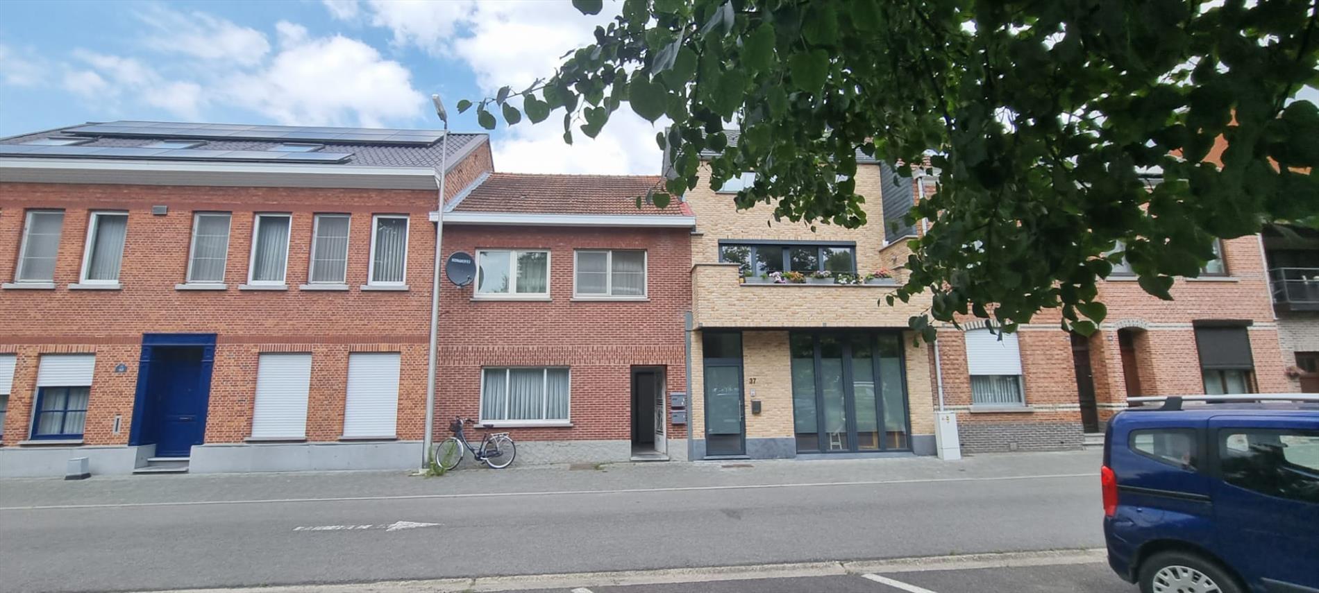 Gebouw bestaande uit 2 vergunde appartementen gelegen te Leopoldsburg 