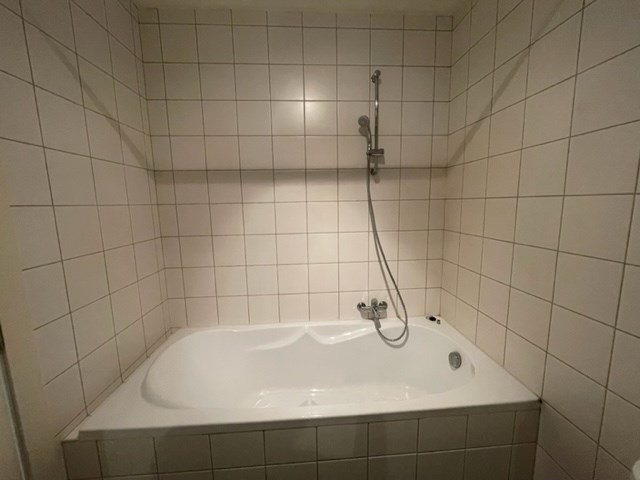 Centraal gelegen appartement met 2 slaapkamers en een garagebox te Geel! 