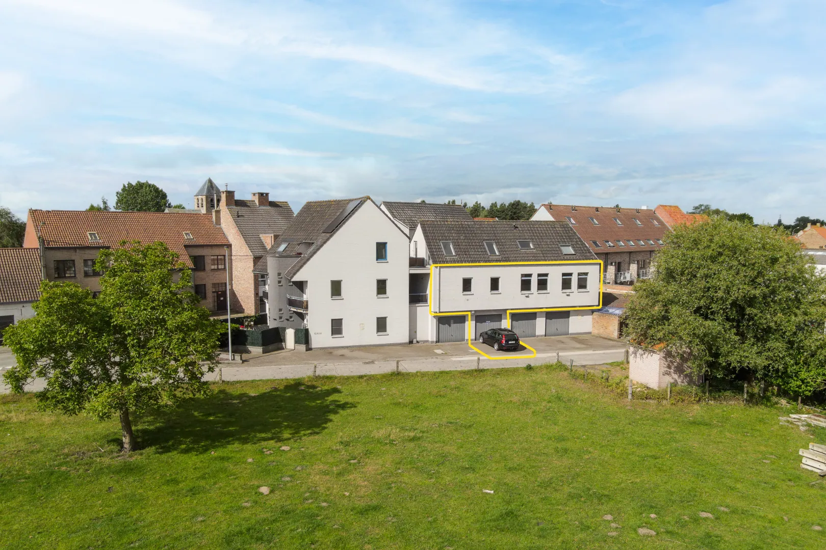 Instapklaar appartement met 2 slaapkamers en garage te Oudenburg