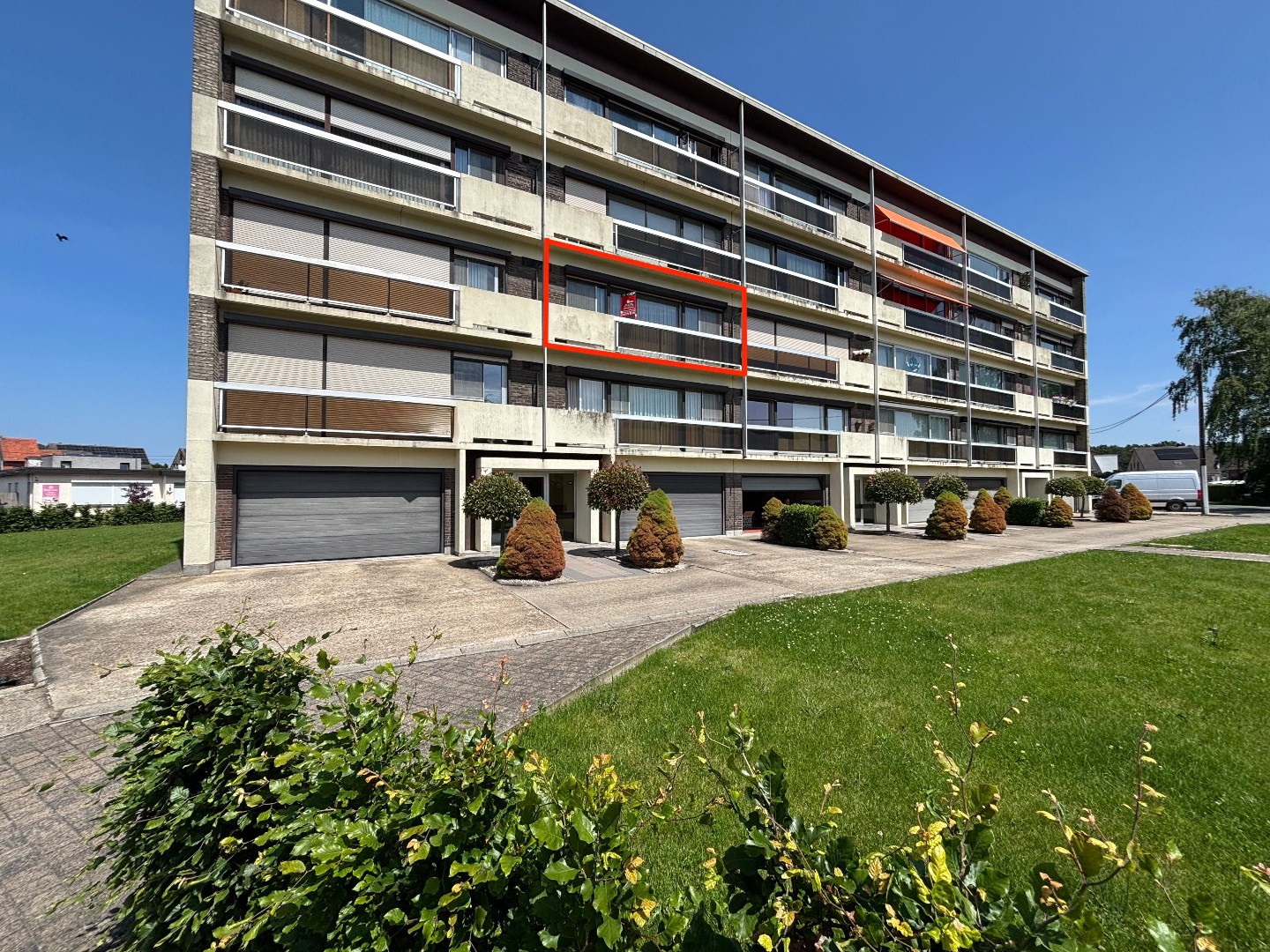 Energiezuinig 2 slpk. appartement met garage nabij het centrum van Leopoldsburg 