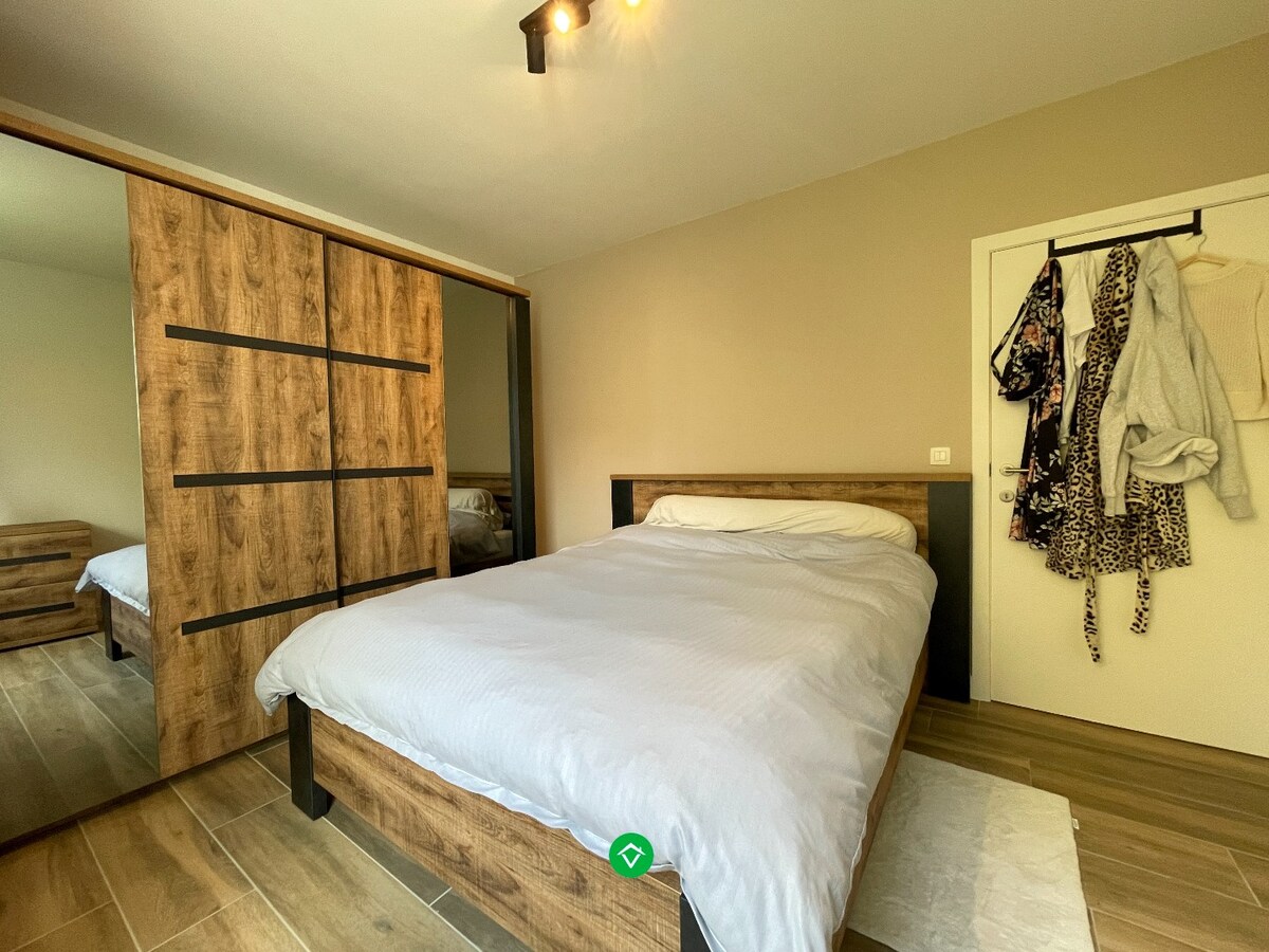 Gelijkvloers appartement met &#233;&#233;n slaapkamer te Rumbeke 