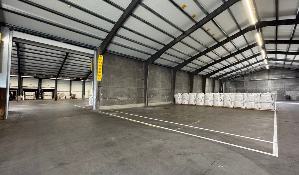 Magazijn te huur in Schomhoeve Logistic Center in haven Antwerpen