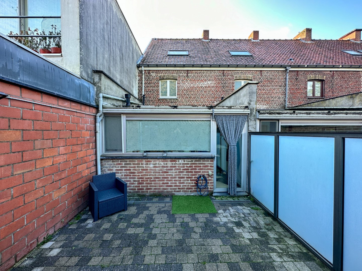 Stadswoning met 3 slpk en koer/terras, centrum Torhout. 