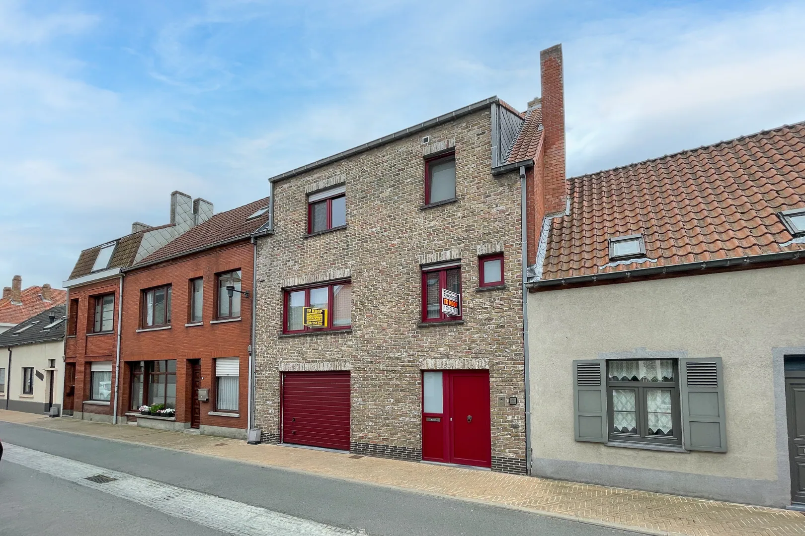 Ruime Bel-étagewoning in centrum Oudenburg met 4 slaapkamers en garage