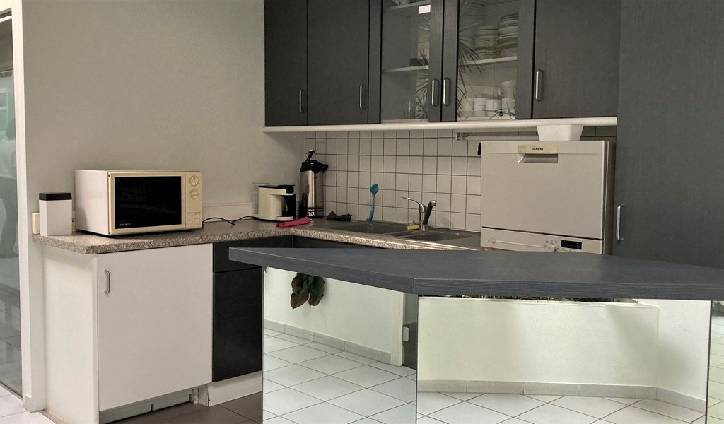 Kantoren en opslagruimte te huur in New Westral Business Center in Nazareth